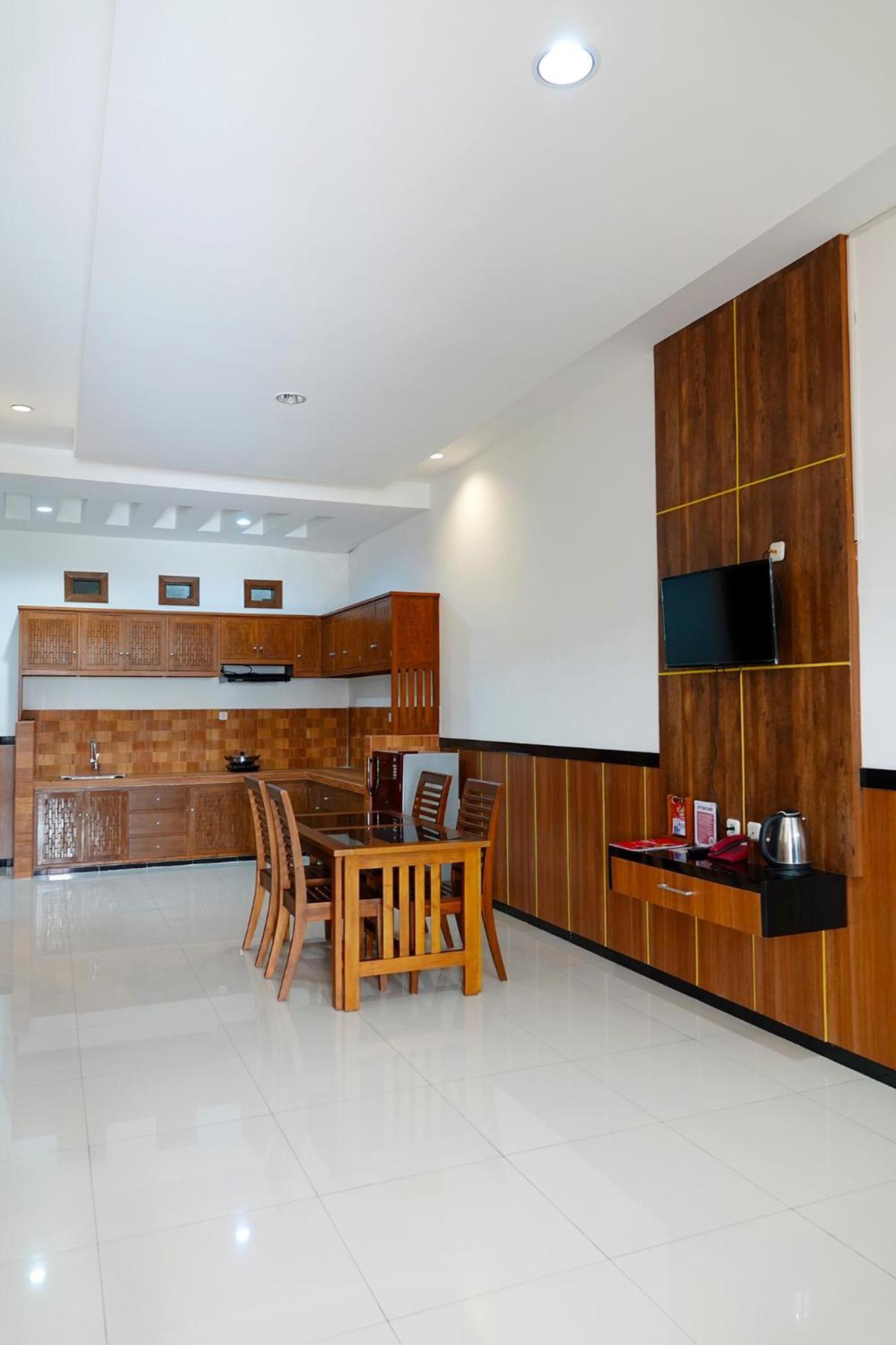 Baratha Hotel & Resto Bondowoso 外观 照片
