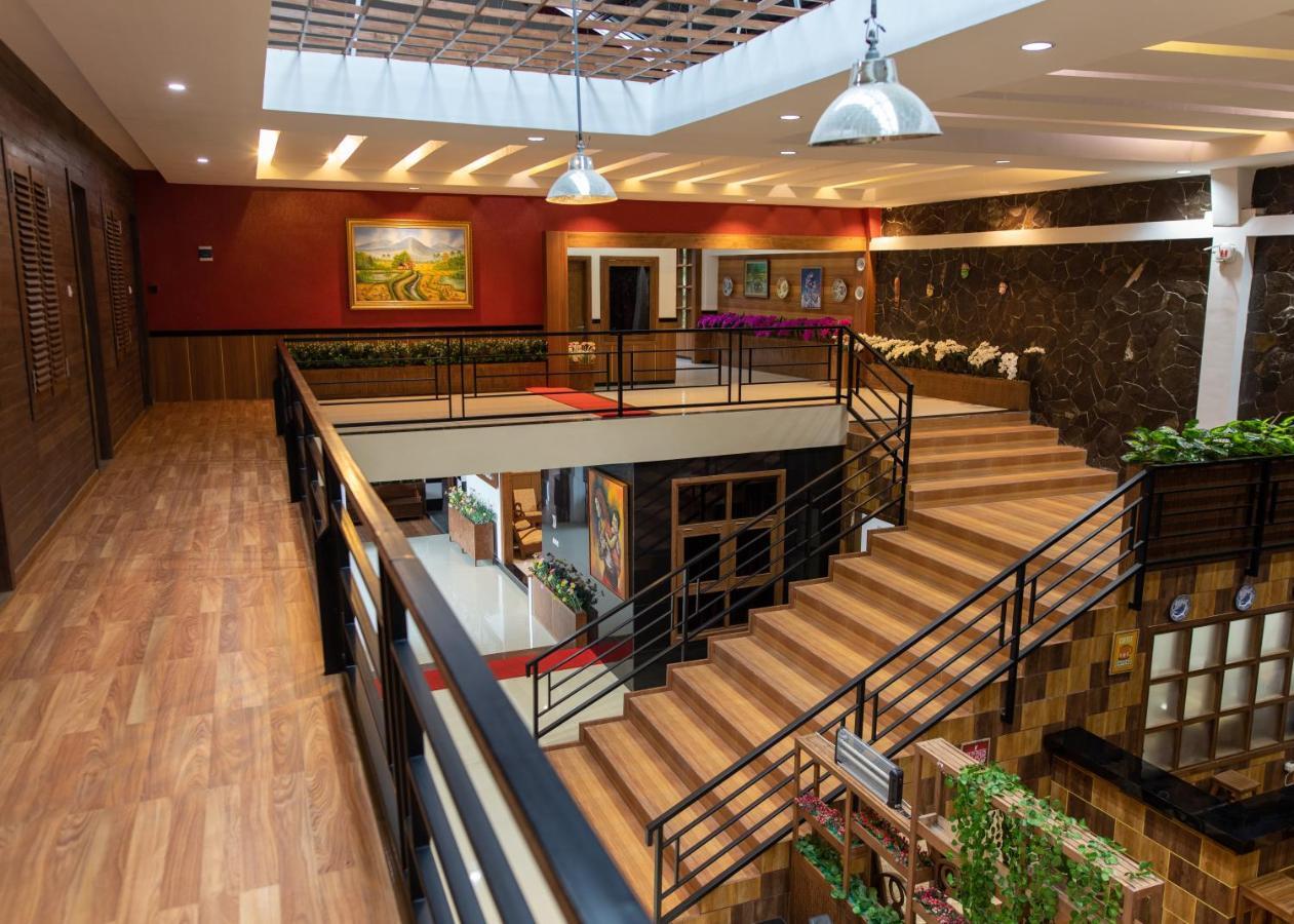 Baratha Hotel & Resto Bondowoso 外观 照片
