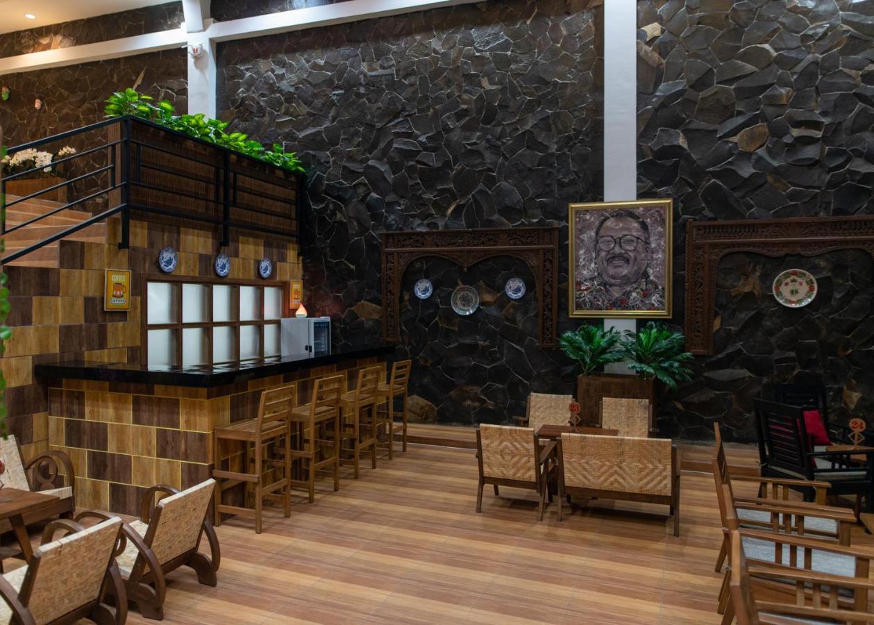 Baratha Hotel & Resto Bondowoso 外观 照片
