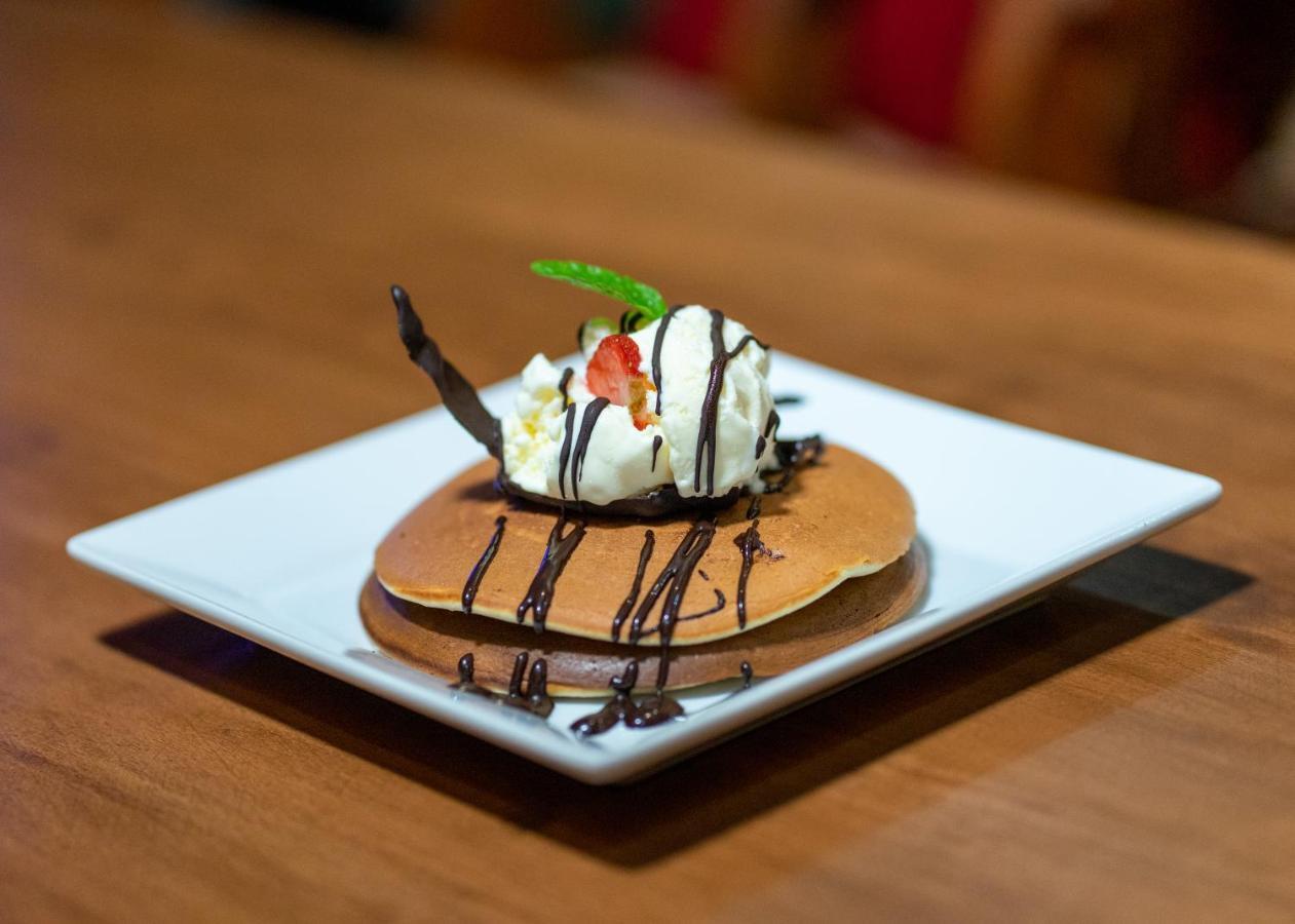 Baratha Hotel & Resto Bondowoso 外观 照片